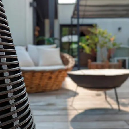 Holiday home Maison Architecte, Parc Arbore & Bbq, 10 Min Du Circuit