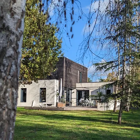 Maison Architecte, Parc Arbore & Bbq, 10 Min Du Circuit Holiday home Fille